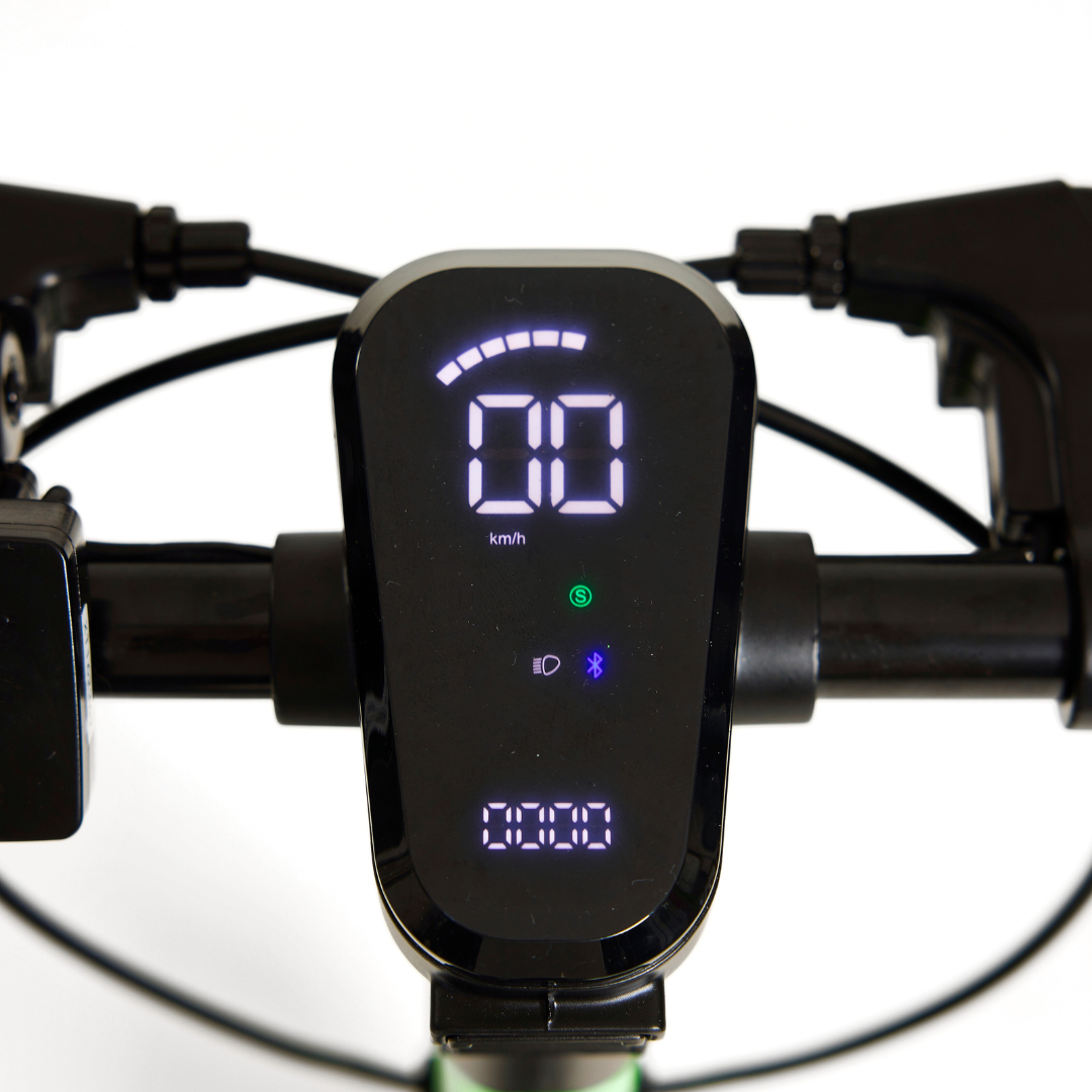 Close up of LOCO City display and handlebars